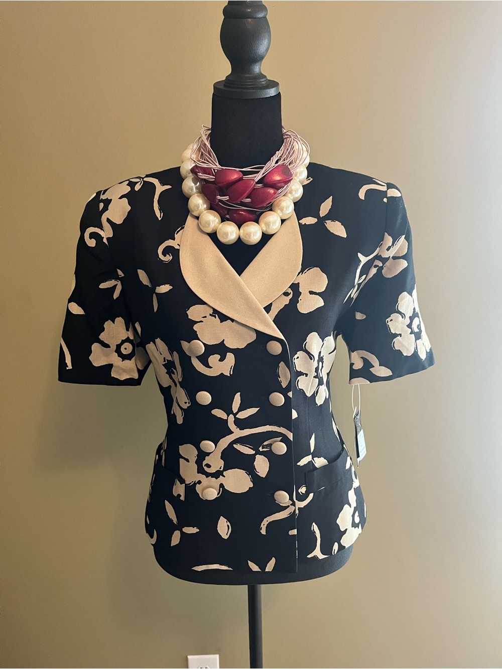 Black and Cream Floral Short Sleeve Blazer